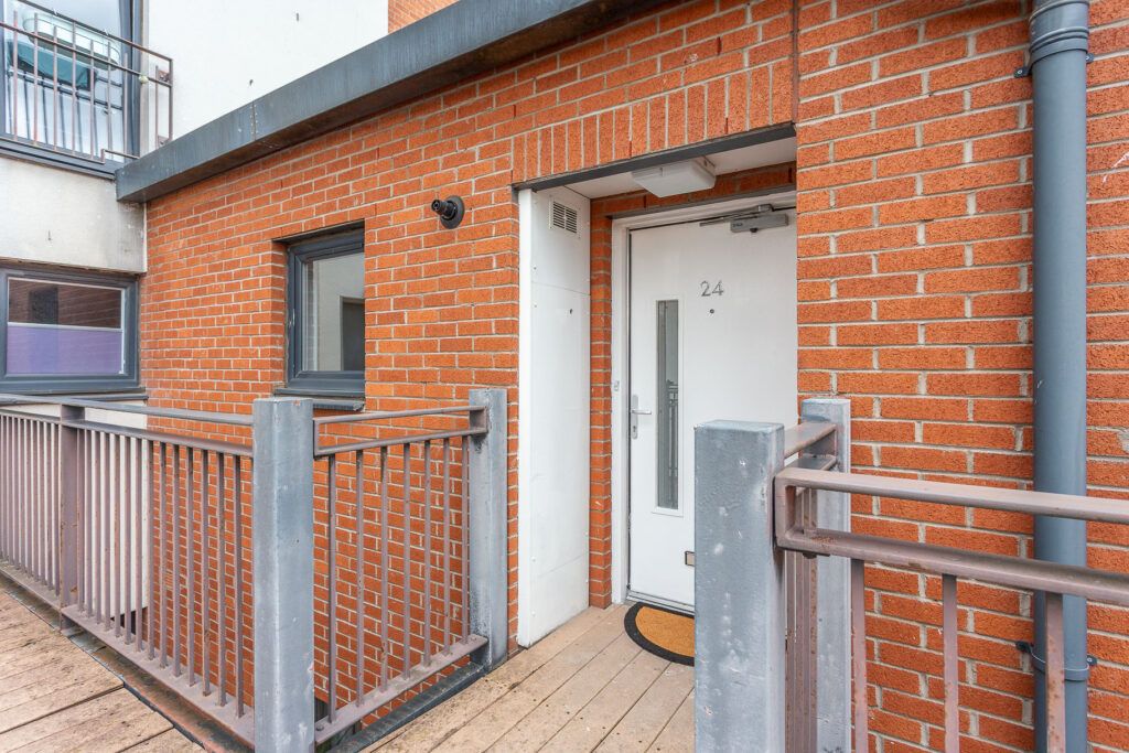Property photo 2 of 12