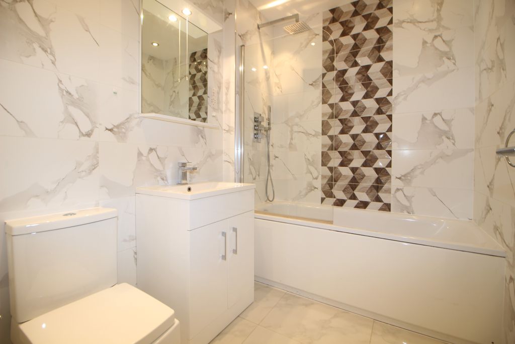 Property photo 2 of 7 Photo 11