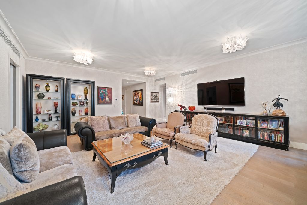 Property photo 2 of 20