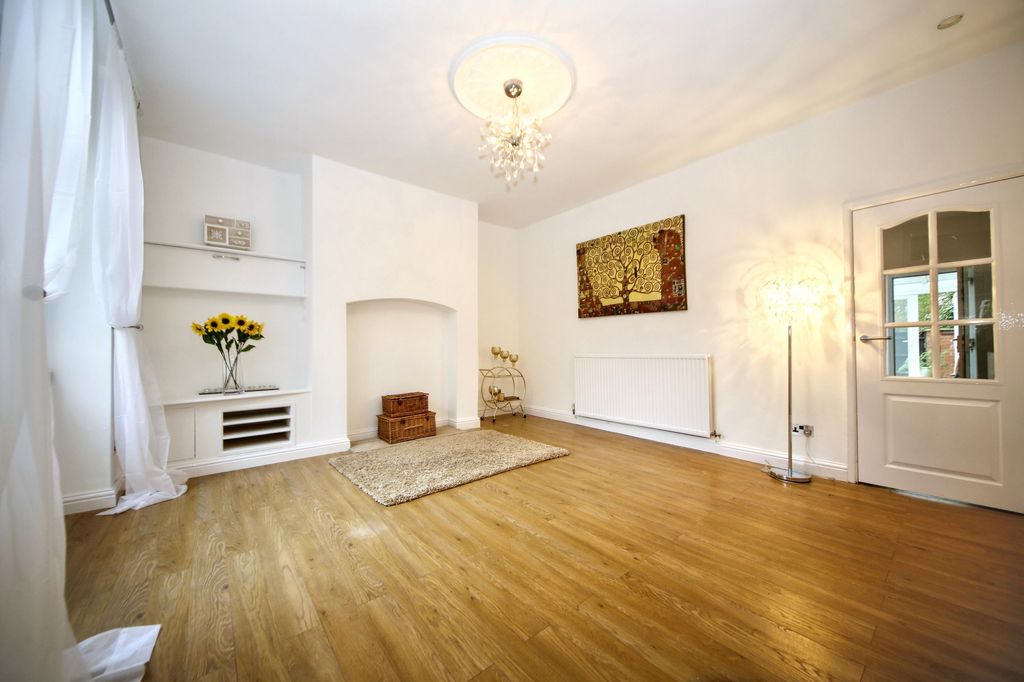 Property photo 2 of 19