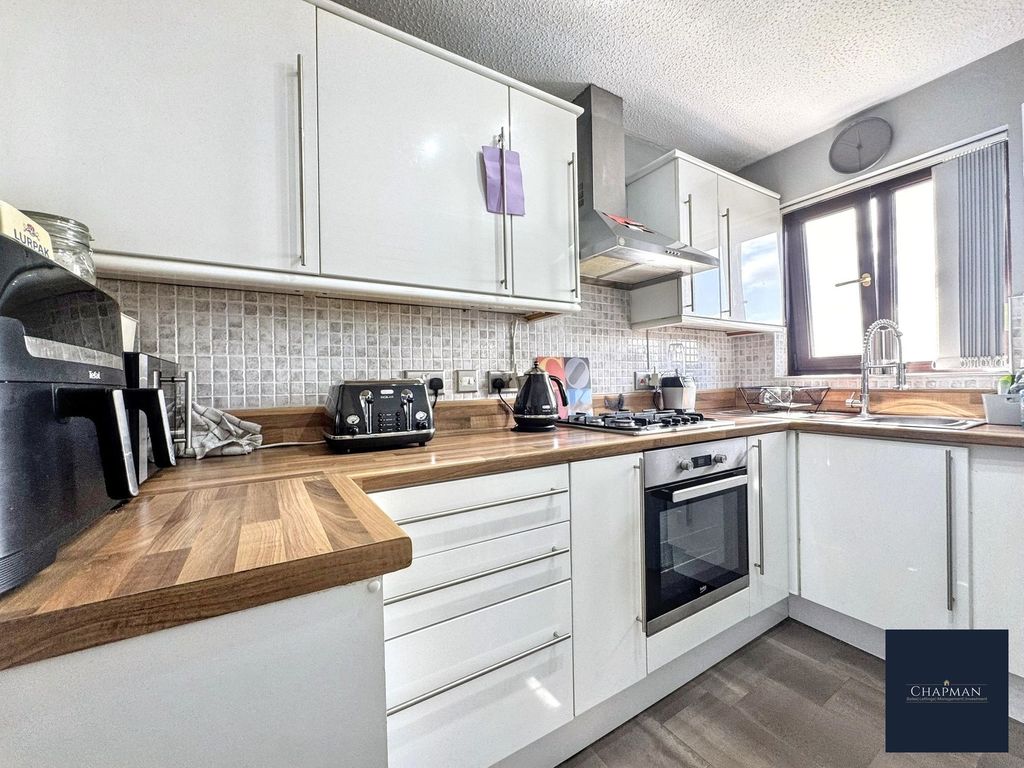 Property photo 2 of 24