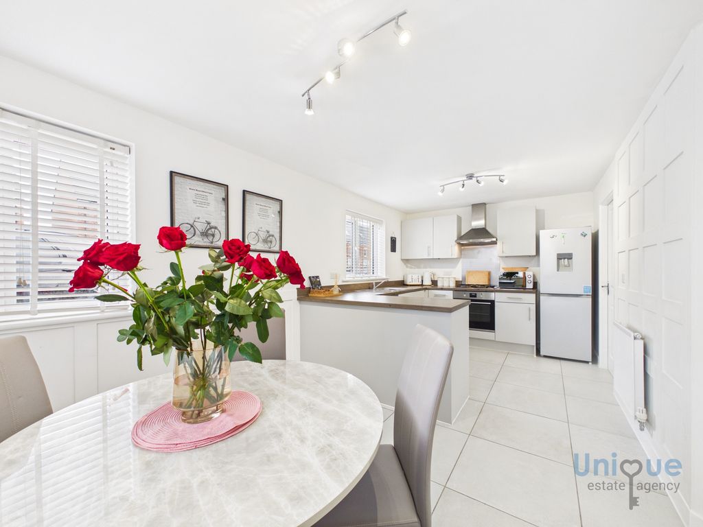 Property photo 2 of 25