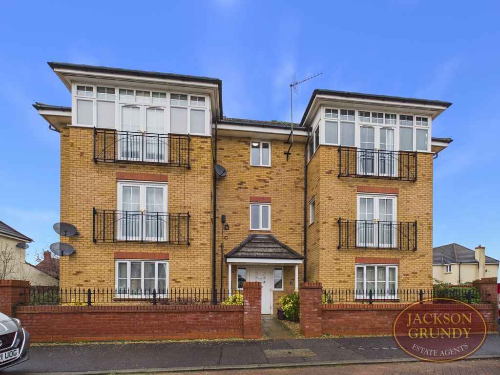 Property photo 1 of 12 St Crispin Crescent