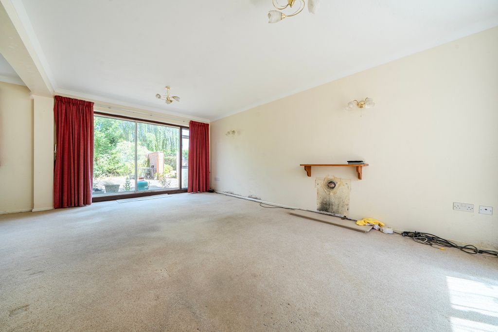 Property photo 2 of 19 Living Room