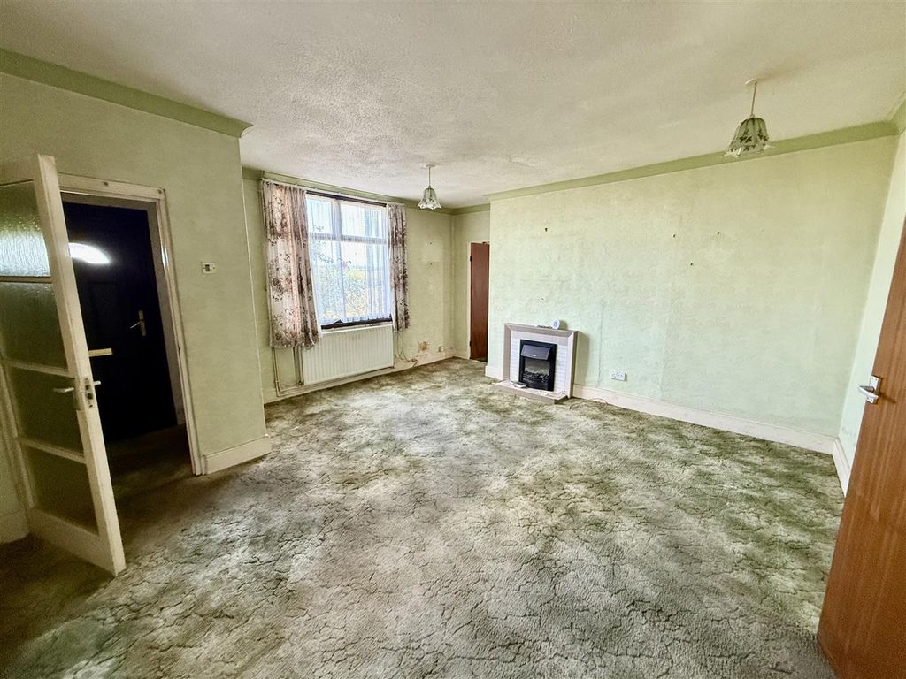 Property photo 2 of 24 Living Room