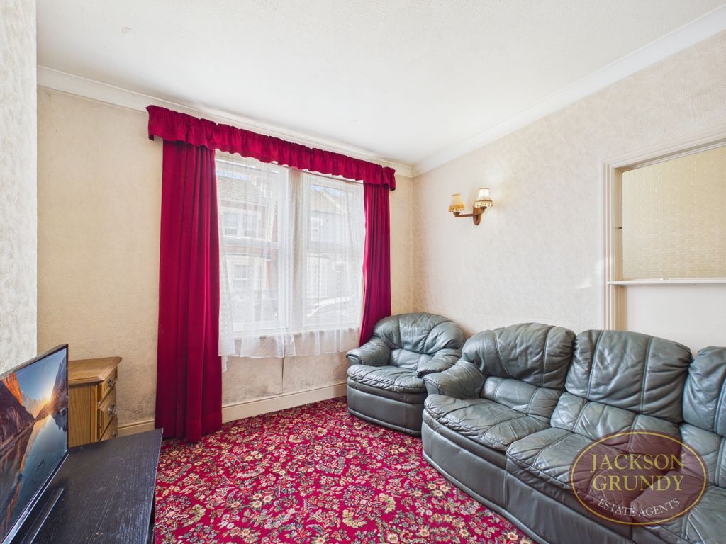 Property photo 3 of 15 Photo 2