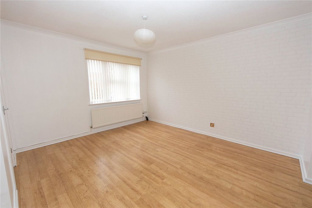 Property photo 2 of 14 Picture No. 19