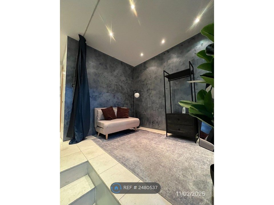 Property photo 2 of 25 Entrance