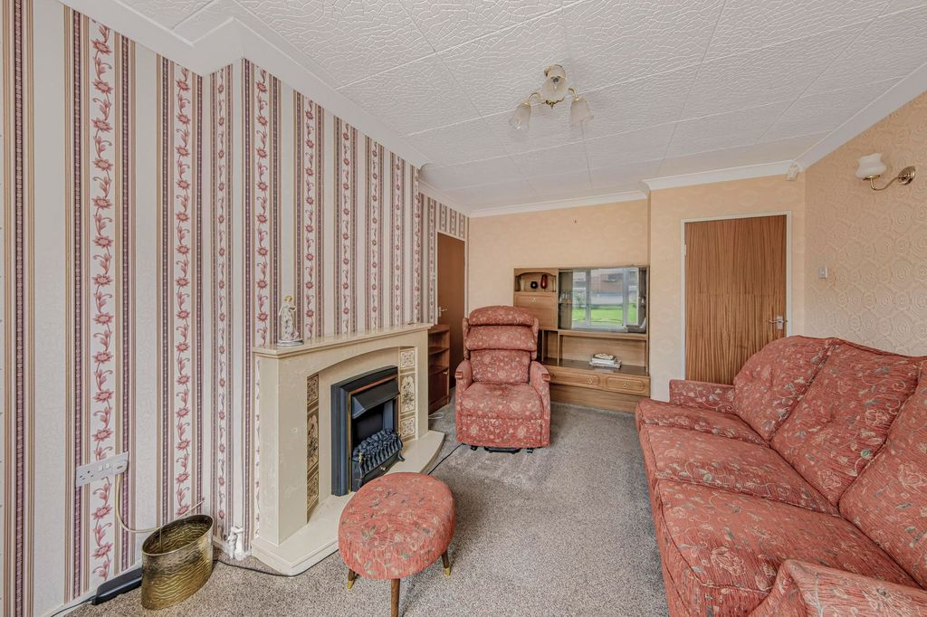 Property photo 3 of 25