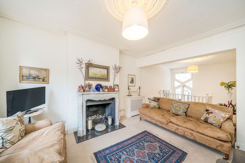 Property photo 3 of 8