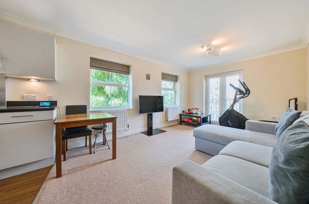 Property photo 2 of 9