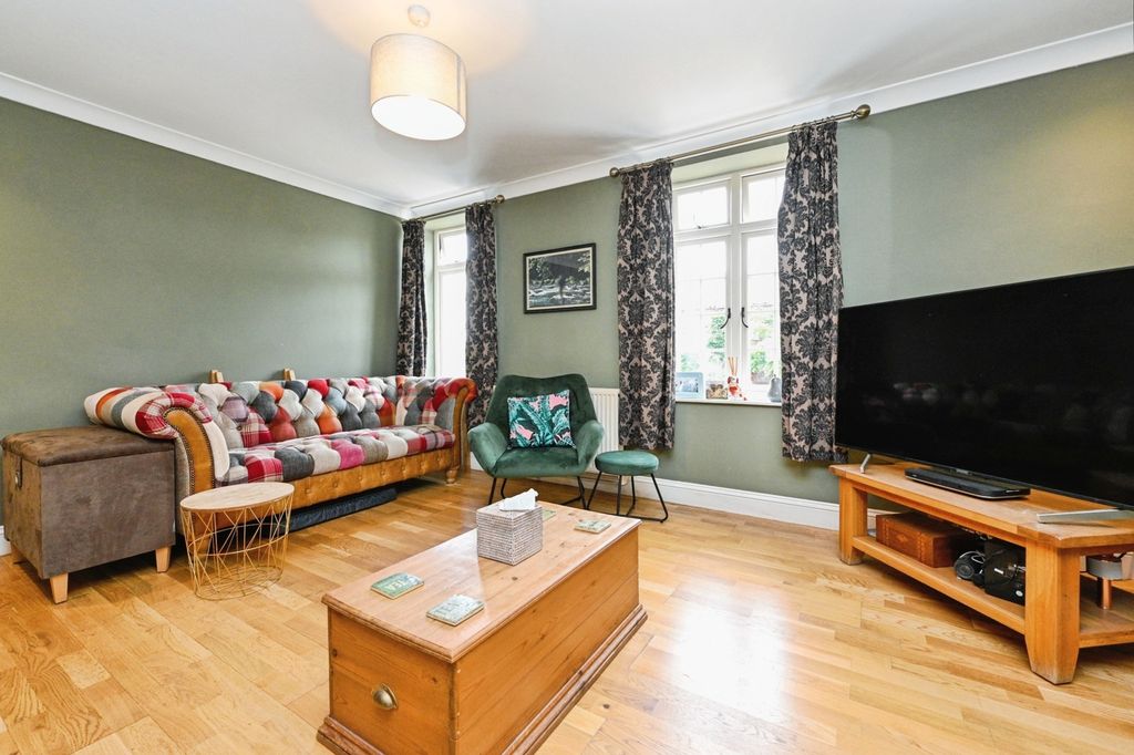 Property photo 2 of 29 Pbox-Img.Jpg