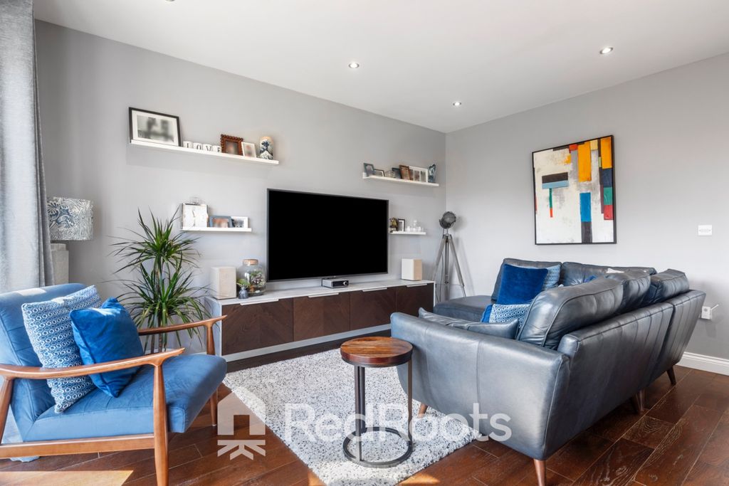 Property photo 3 of 22 5064865