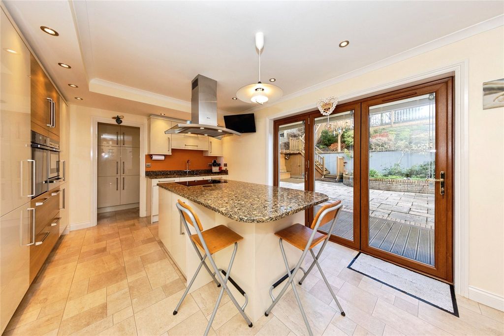 Property photo 3 of 30 Picture No. 31