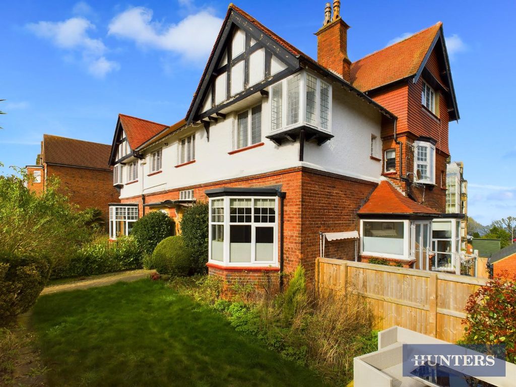 Property photo 1 of 16 Cam03407G0-Pr0094-Still027.Jpg