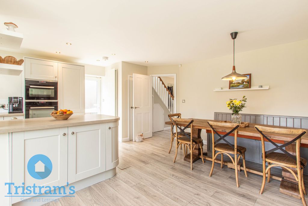 Property photo 3 of 36