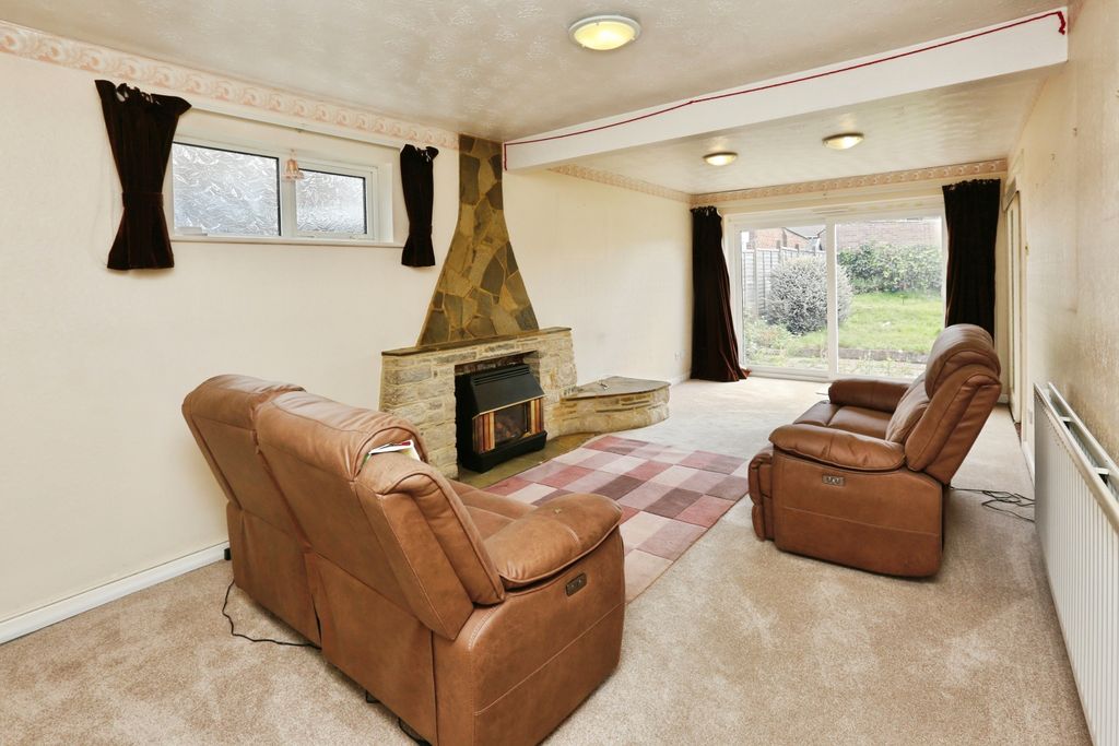Property photo 3 of 15