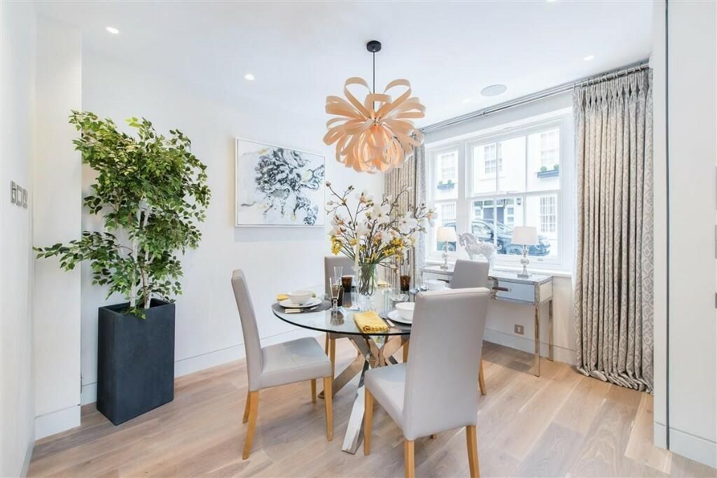 Property photo 2 of 13 Dining Room