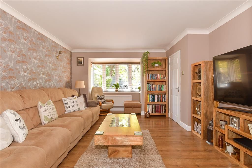 Property photo 1 of 10 Lounge