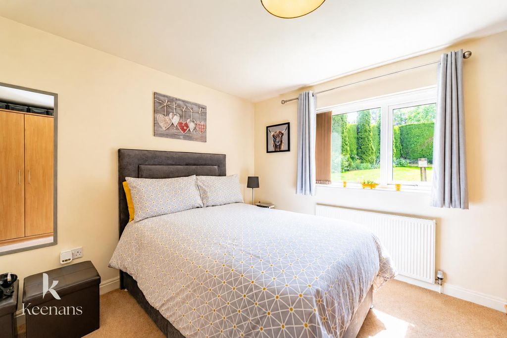 Property photo 3 of 16 Parkwood Mews-8.Png
