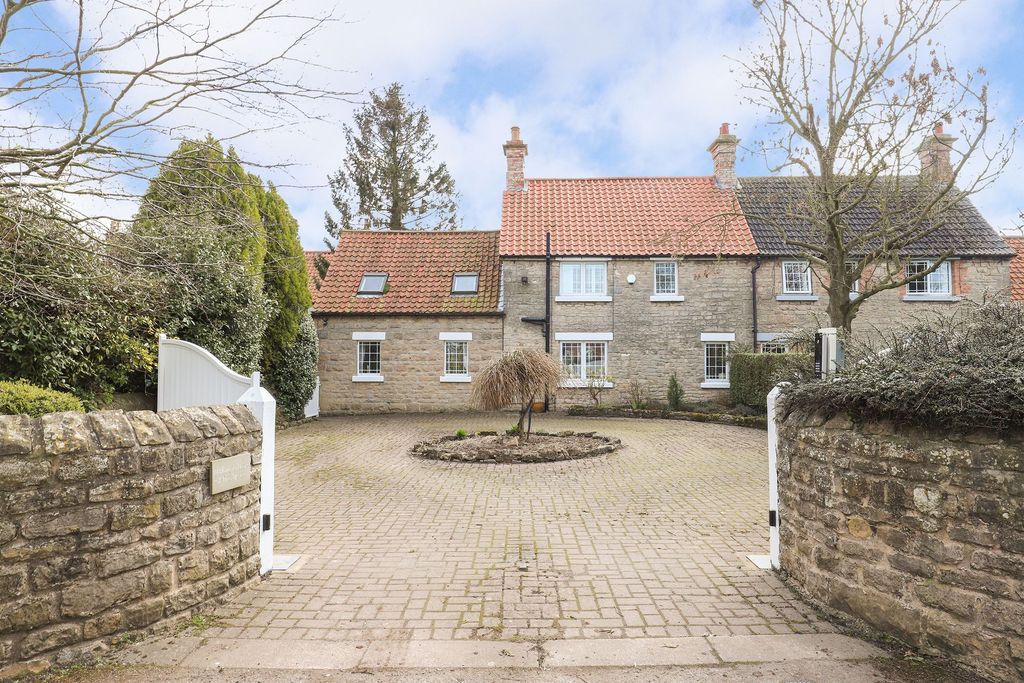 Property photo 1 of 31