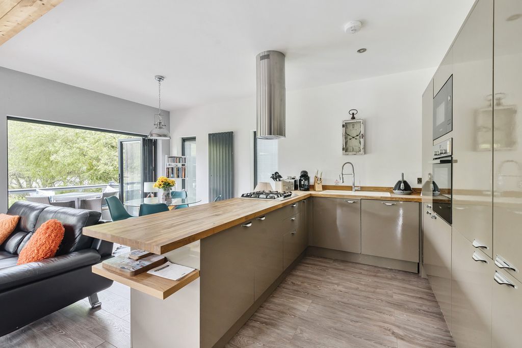 Additional image 6 of 2 bed mobile/park home for salePar Beach, Par PL24