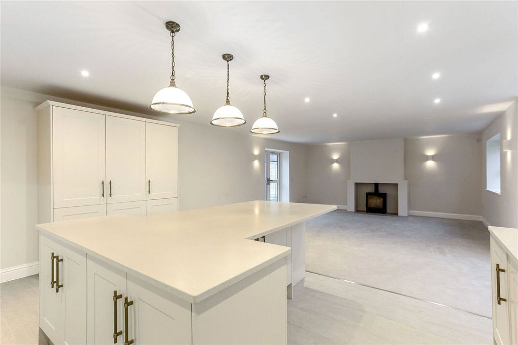 Property photo 2 of 14 Picture No. 04