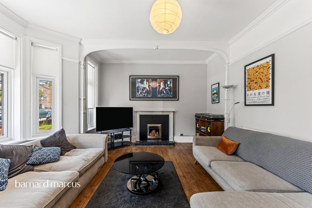 Property photo 2 of 16