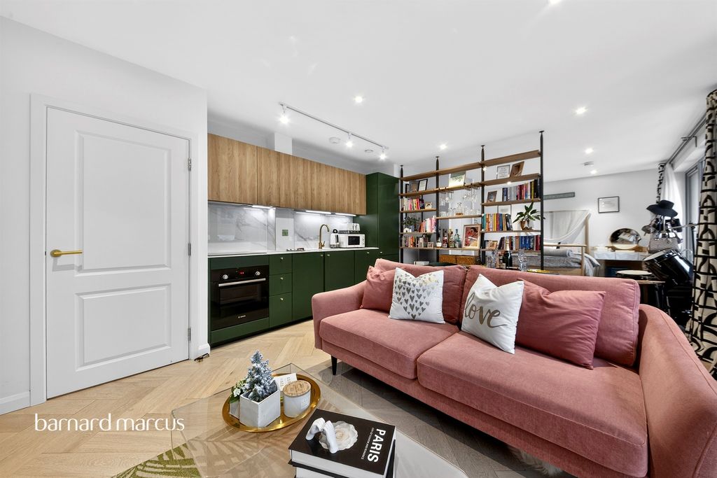 Property photo 3 of 10