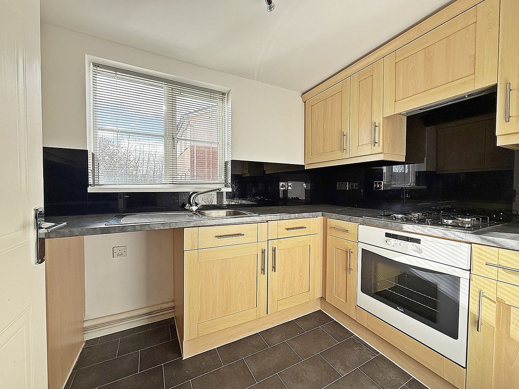 Property photo 2 of 14 Kitchen