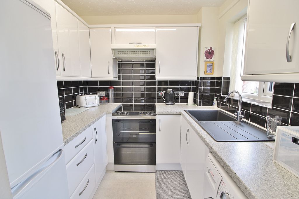 Property photo 2 of 18