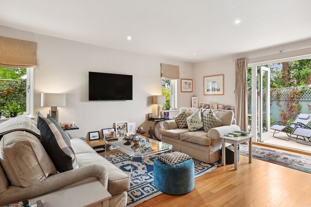 Property photo 2 of 22 Reception