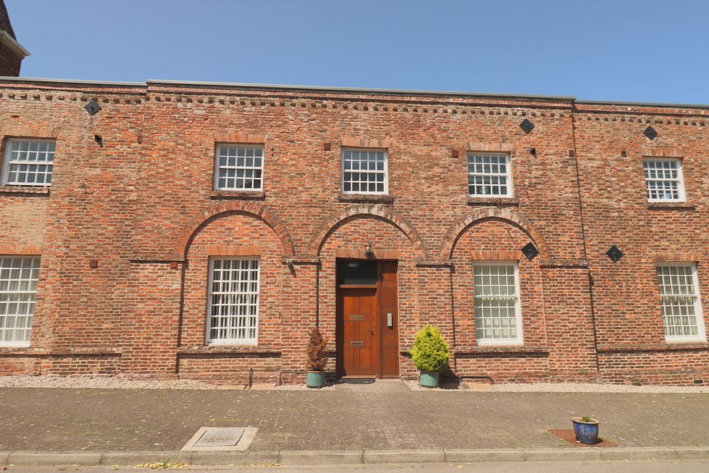Property photo 1 of 13