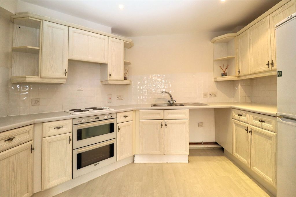 Property photo 3 of 14 Picture No. 11