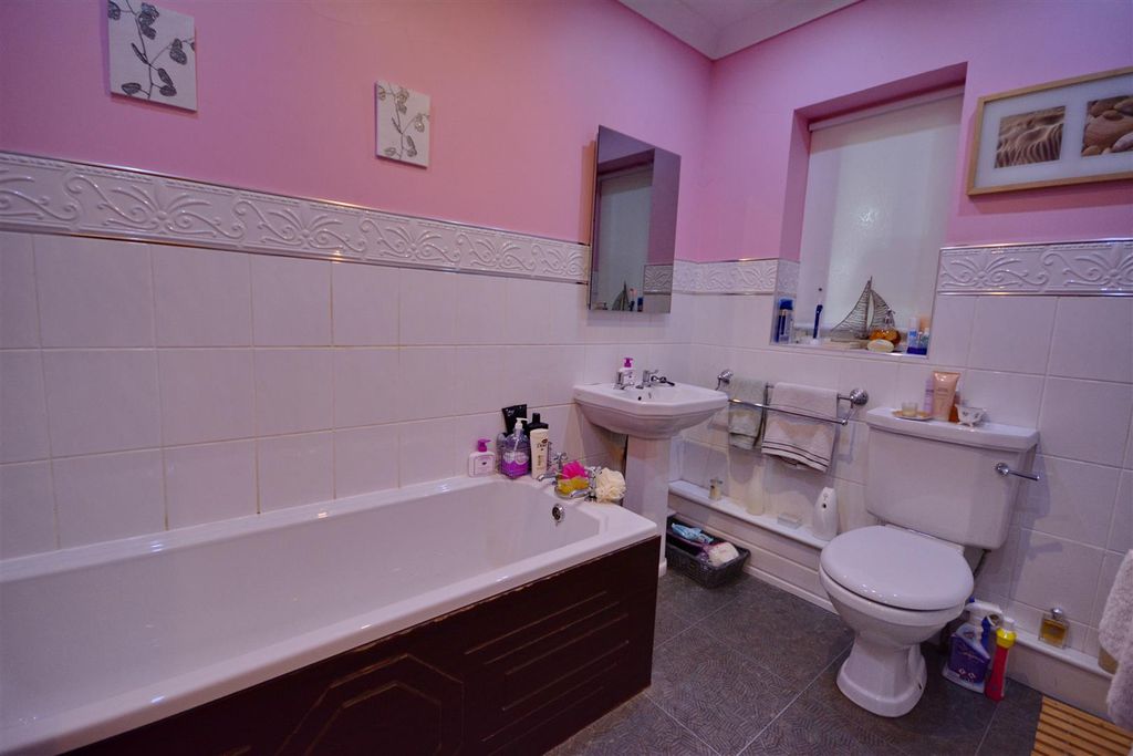 Additional image 18 of 4 bed detached bungalow for saleMorfa Bychan, Porthmadog, Gwynedd LL49