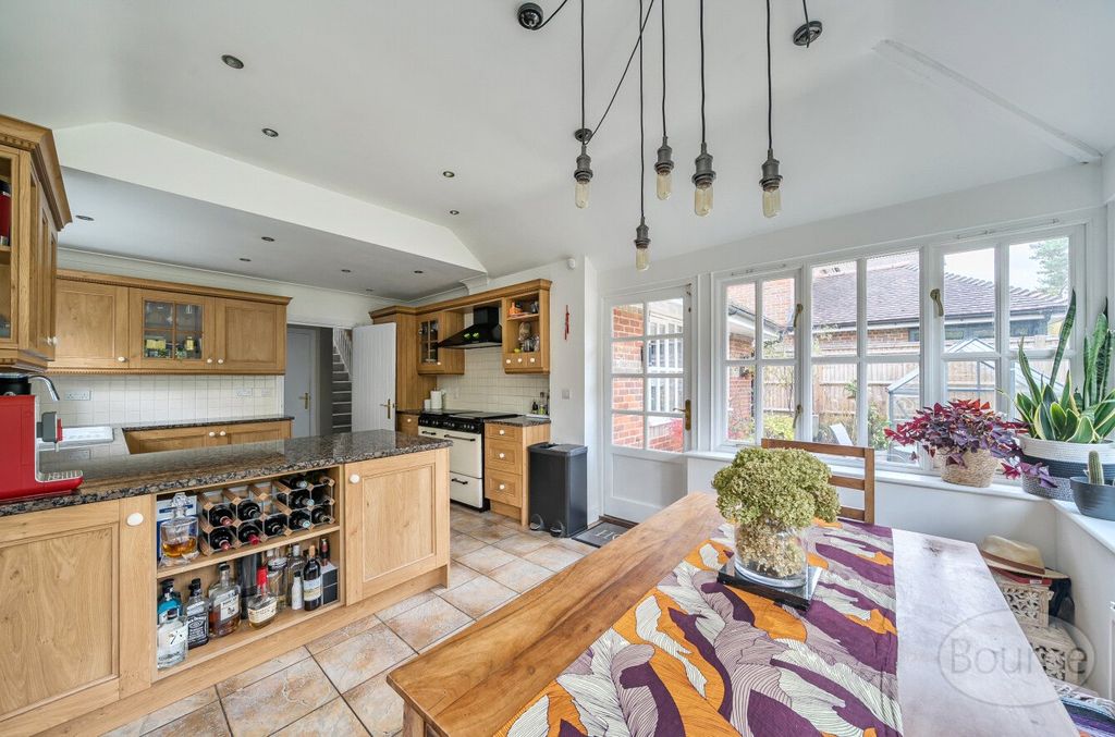 Property photo 3 of 25 Picture 3