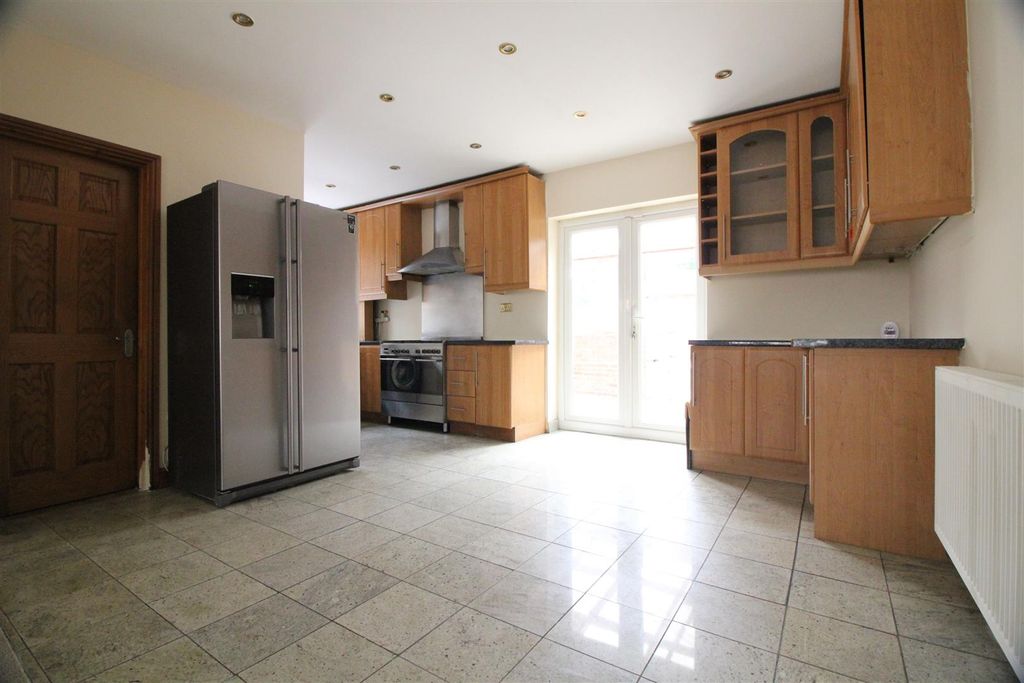 Property photo 3 of 12 Kitchen/Diner