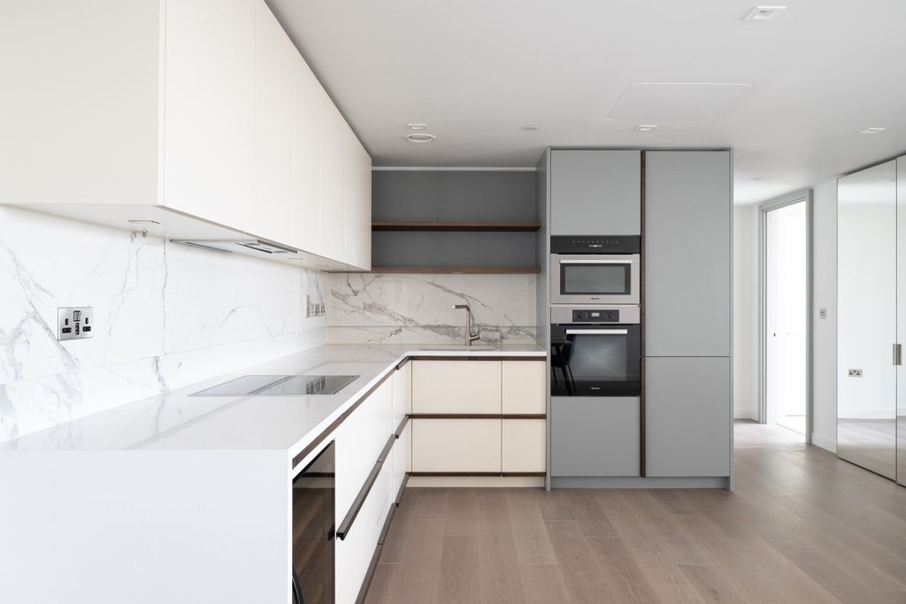 Property photo 3 of 17 Westmark Tower