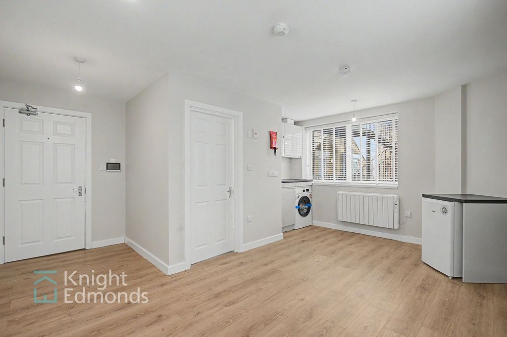 Property photo 1 of 5 Living Space