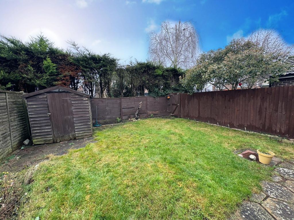 Property photo 2 of 16 Garden