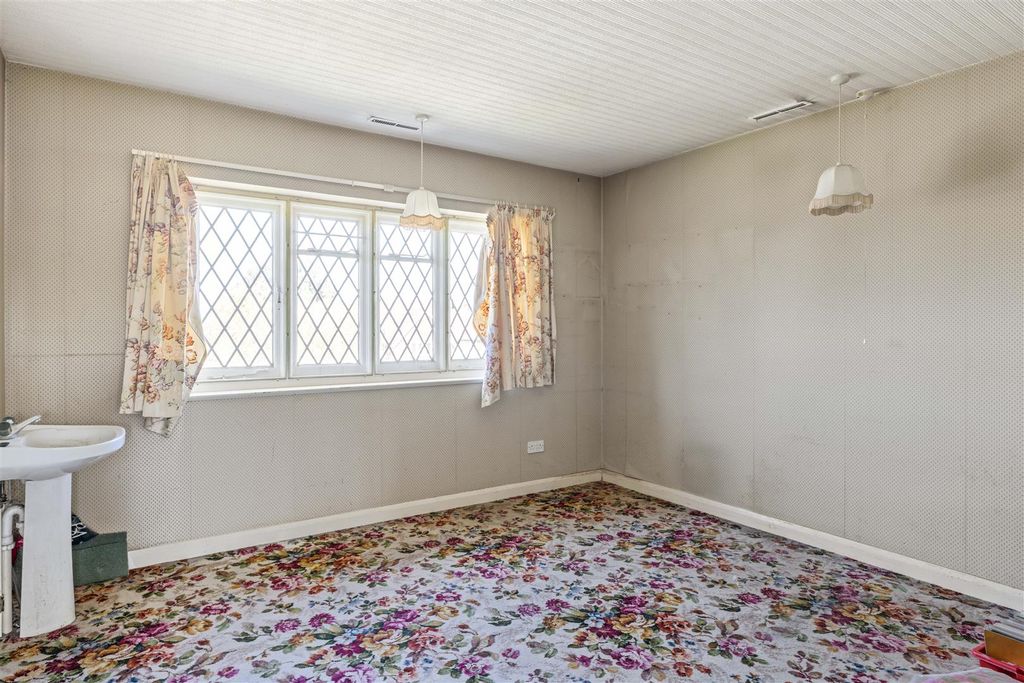 Additional image 9 of 6 bed detached house for saleGrimwade Avenue, Croydon CR0