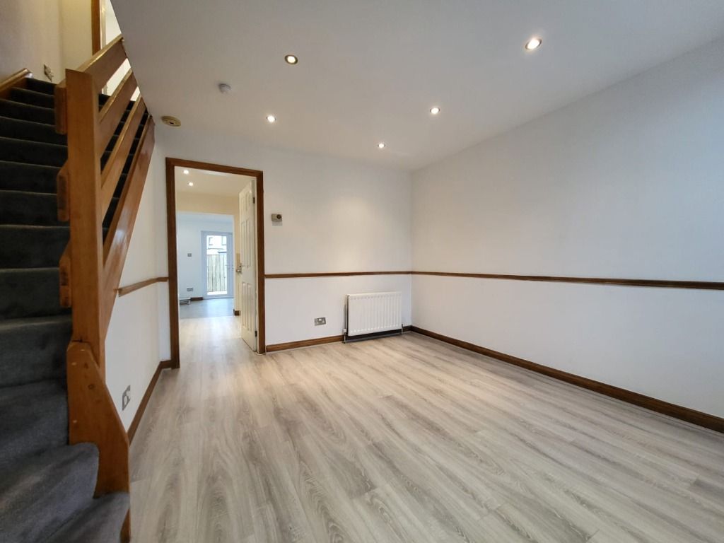 Property photo 2 of 8 Photo 2