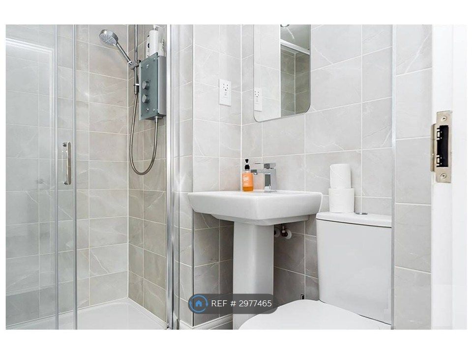 Property photo 2 of 30 Bathroom2_1