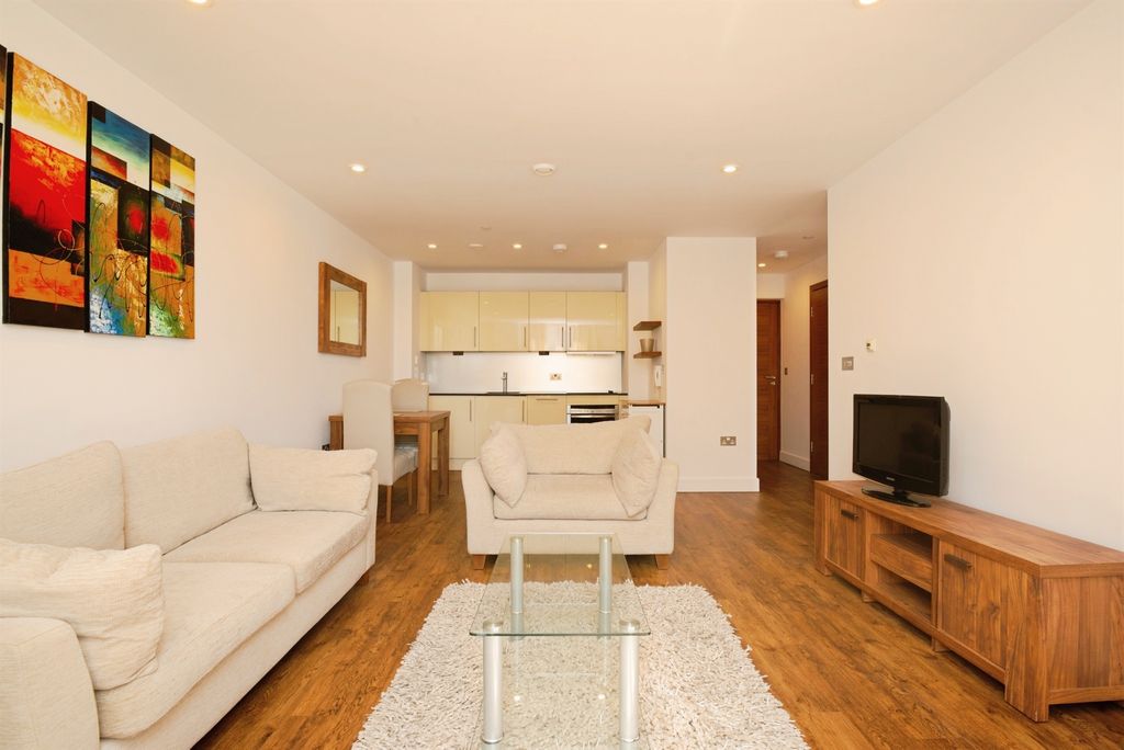 Property photo 2 of 10