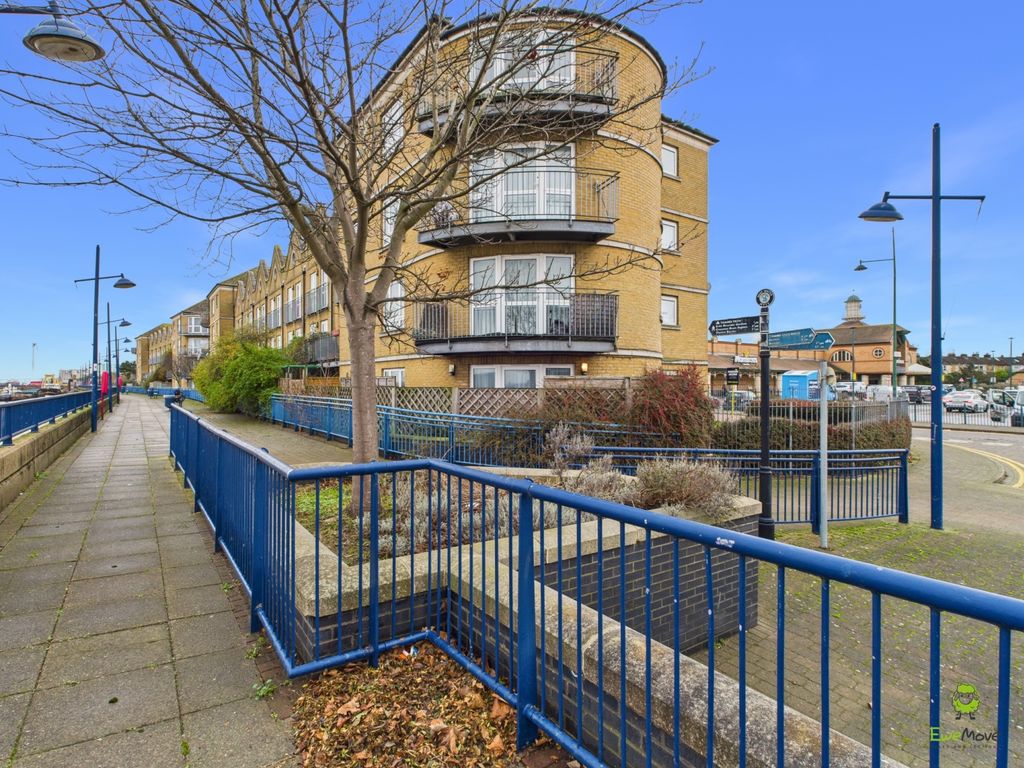 Property photo 1 of 13 Presented By Kevin At Ewemove Bexleyheath And Dart