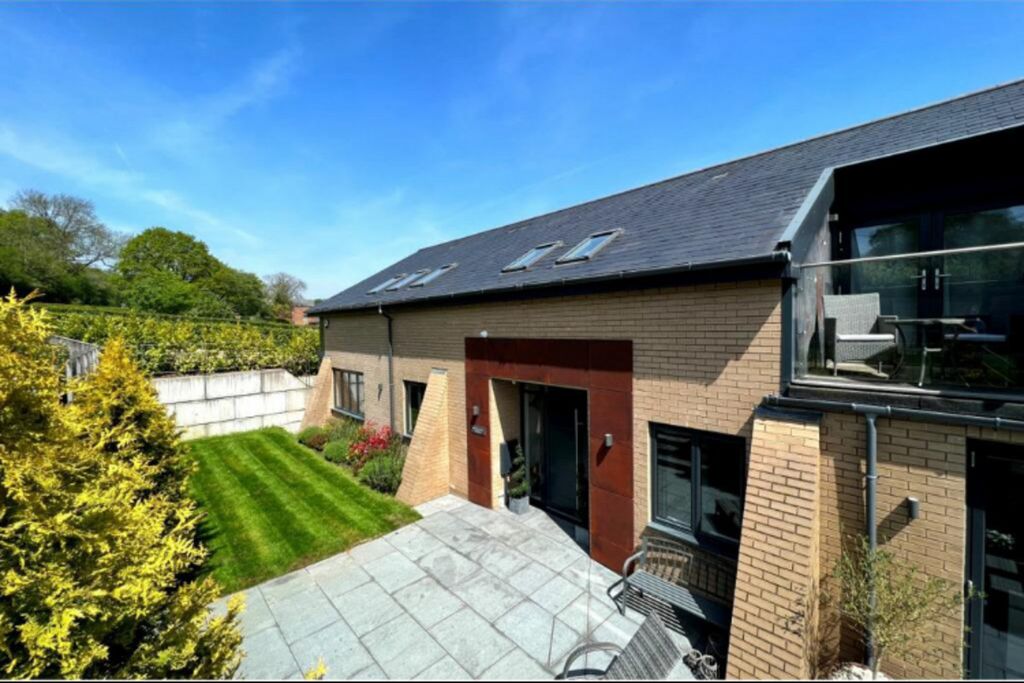 Property photo 1 of 26