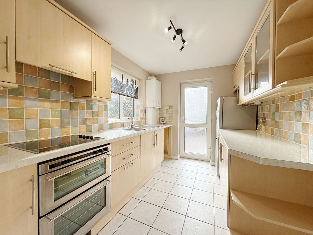 Property photo 3 of 13 Kitchen