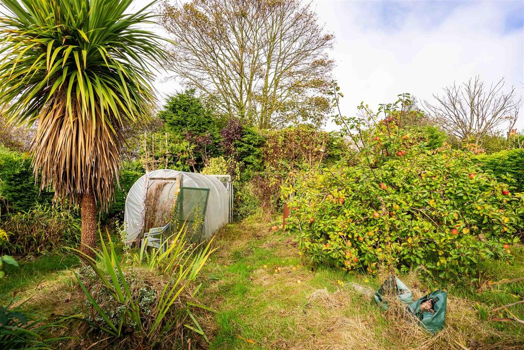 Property photo 3 of 18