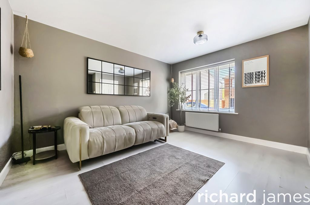 Property photo 2 of 14 8Bf9ce1Ebf8B403A92E0A2E1Dfc33F71