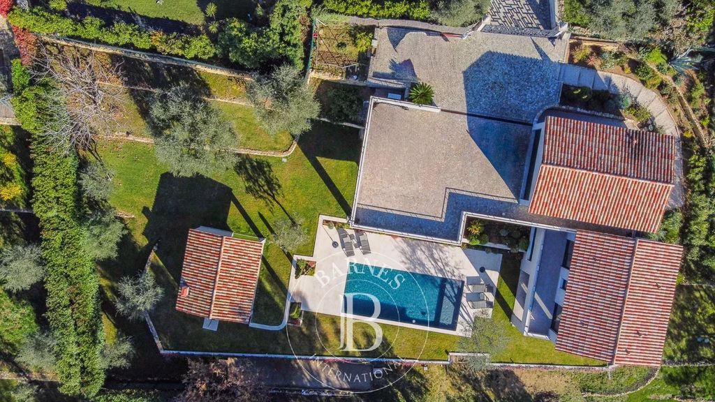 Property photo 1 of 26